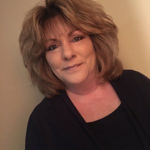 Meet your Posher, Suzanne